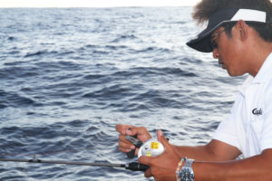 スローピッチジャーク ステップ１ 究極メソッドのコンセプトに迫る Swマガジンweb 海のルアーマンのための総合情報メディア