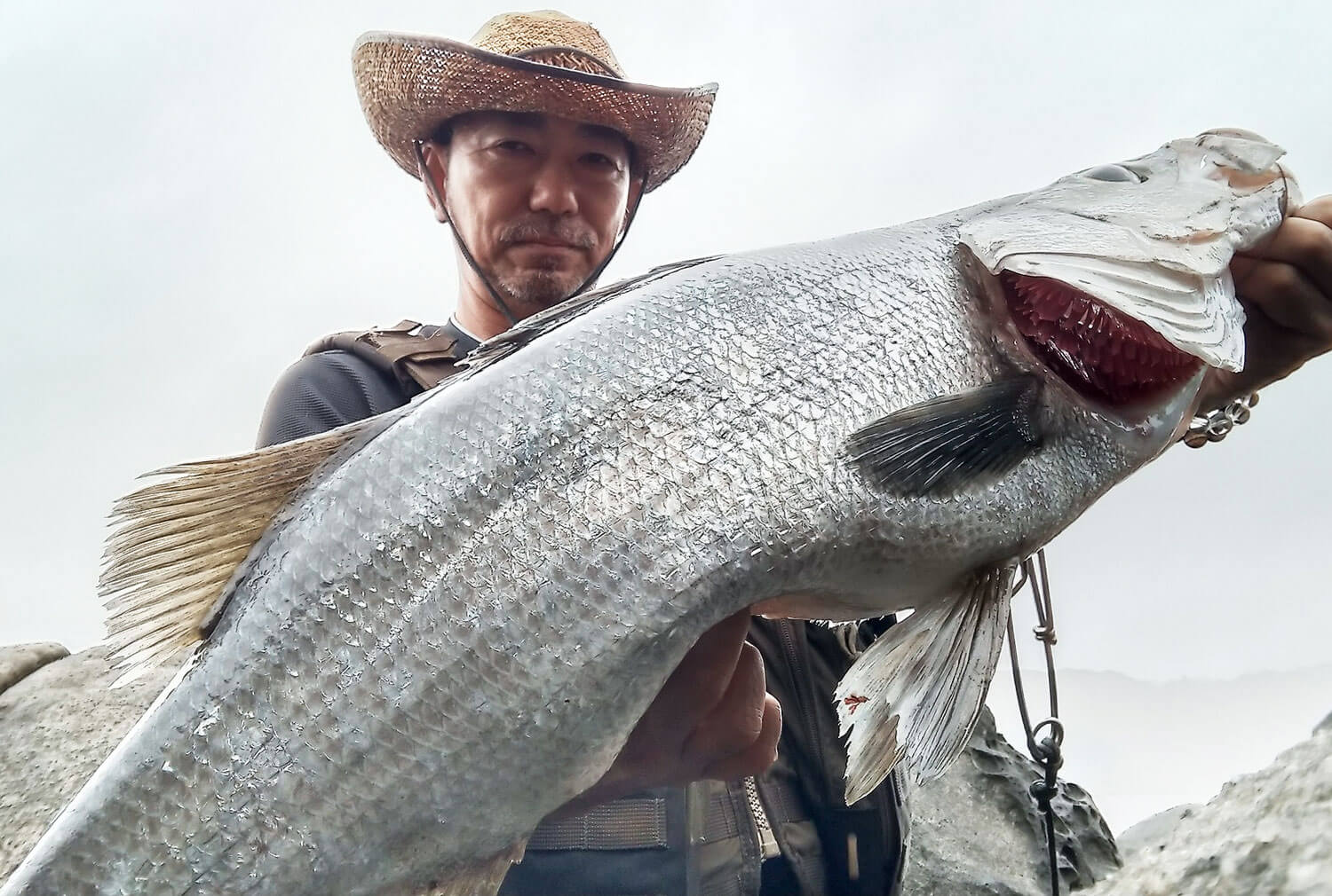 青物 ヒラスズキ釣りの両立を目指して夏磯にチャレンジ 南紀沿岸警備隊 Vol 10 Swマガジンweb 海のルアーマンのための総合情報メディア